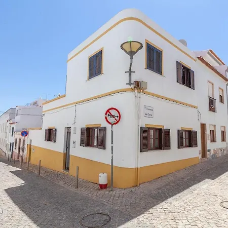 J - Casa Do Farol